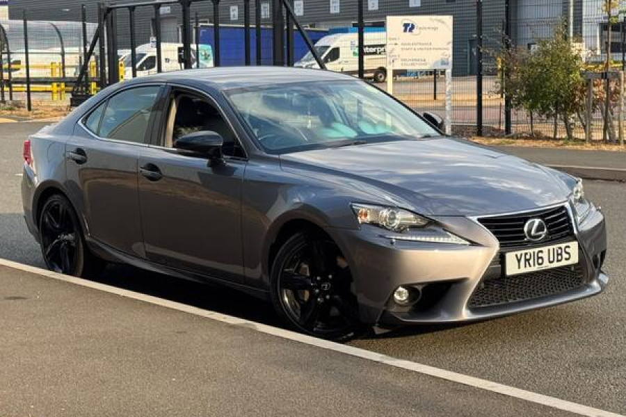 Lexus IS 200  