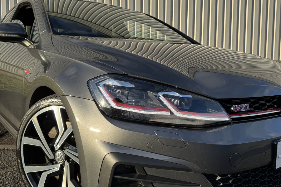 Volkswagen Golf GTI 