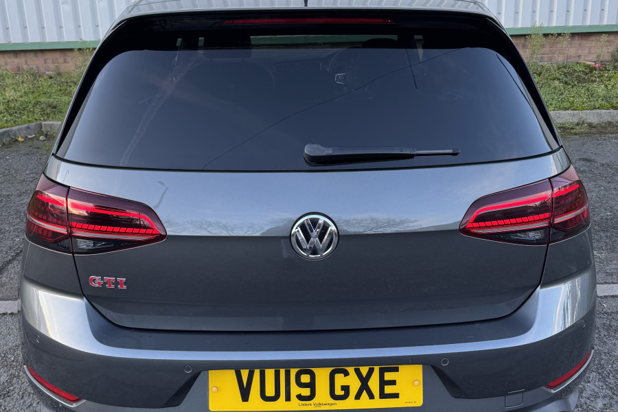 Volkswagen Golf GTI 