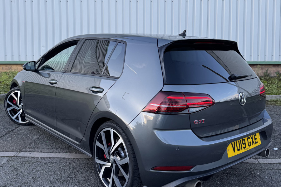 Volkswagen Golf GTI 